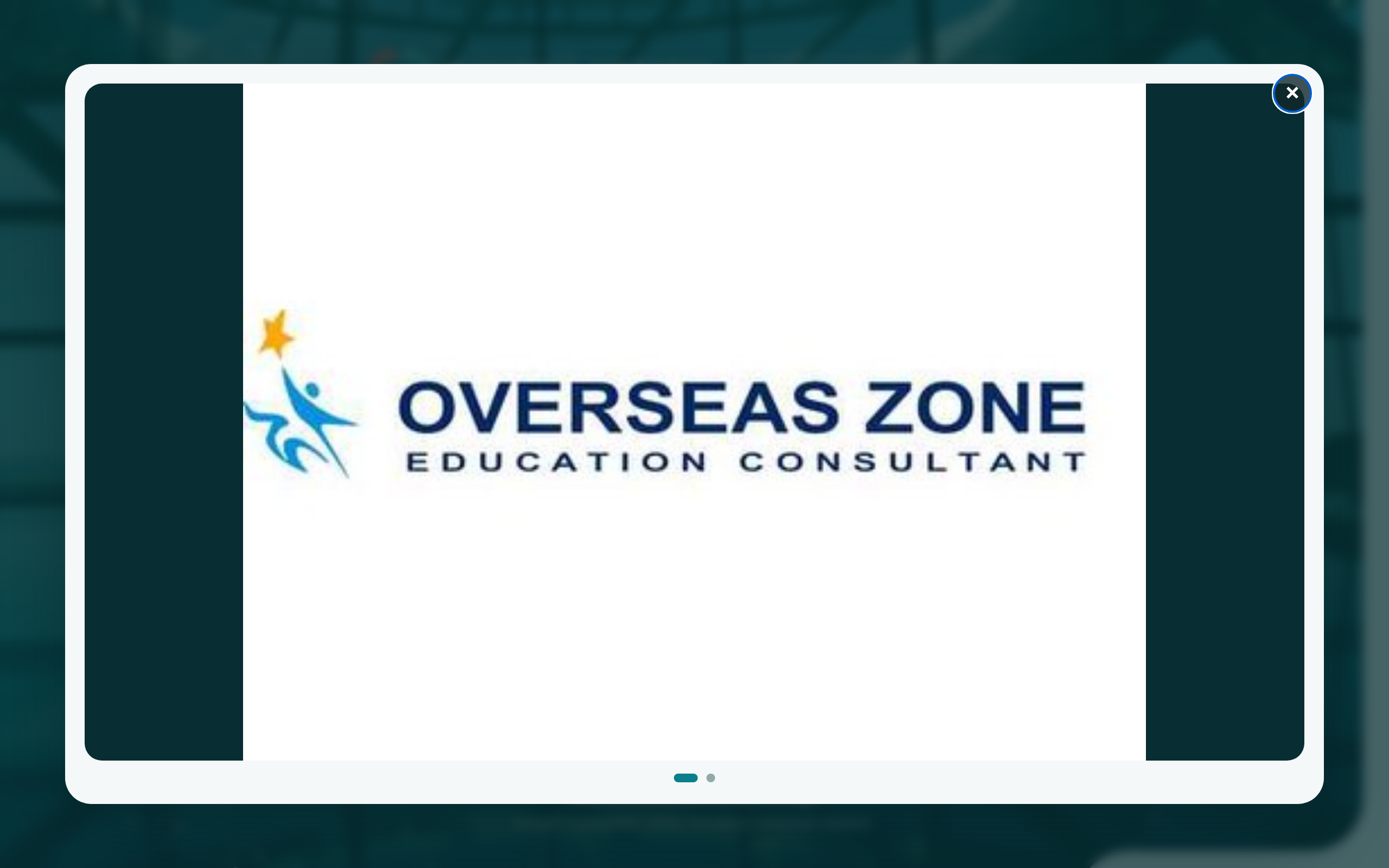 High-resolution desktop captive portal view rendered on passenger laptop browser with center announcement card.